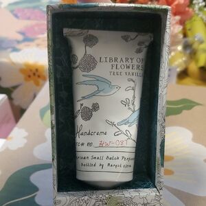 True Vanilla Handcreme LIBRARY OF FLOWERS